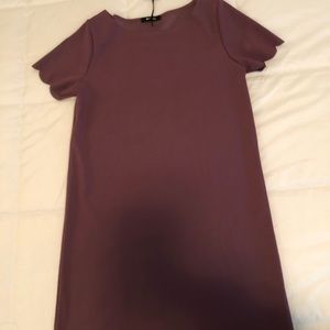 NWT! Scallop hem shift dress, purple. Size M